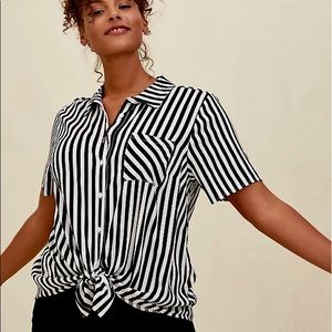 NWT TORRID b&w stripe challis button front shirt